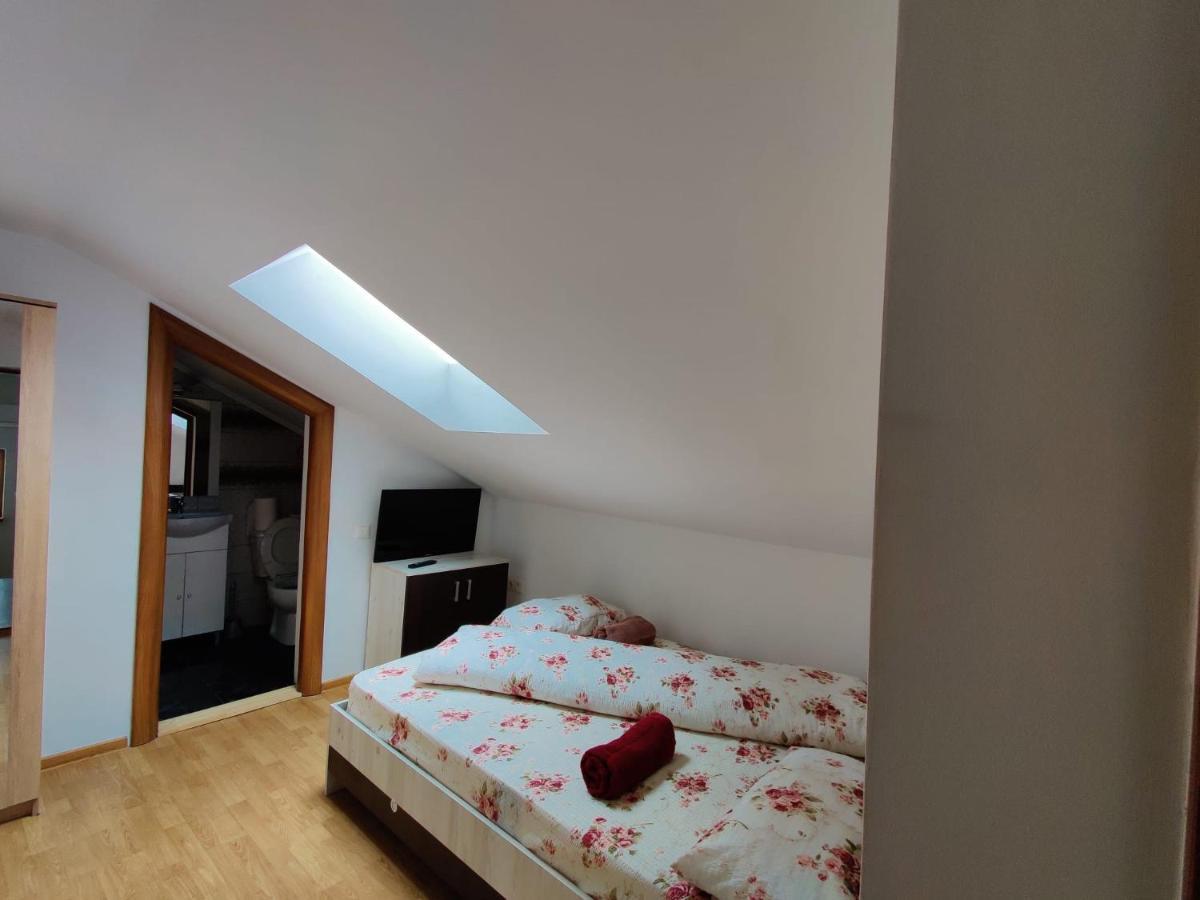 Casa Cu Balcon Apartment Brasov Ngoại thất bức ảnh